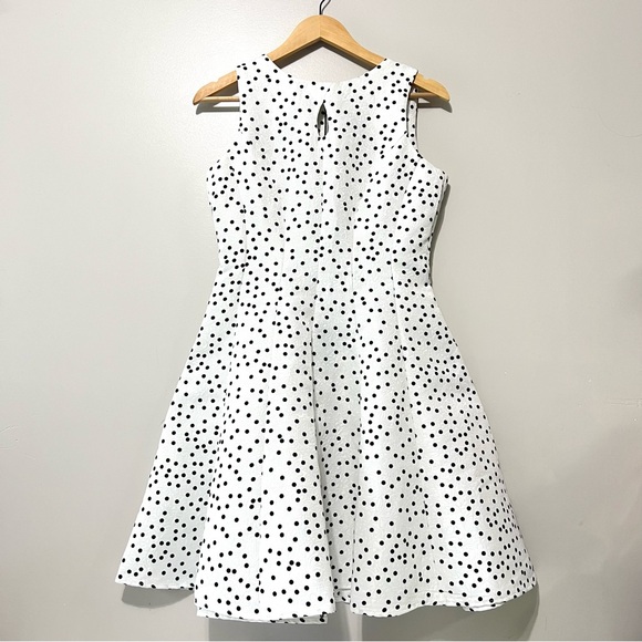 Gabby Skye Dresses & Skirts - Gabby Skye White Black Polka Dot Fit and Flare Dress Sleeveless Cocktail Size 6